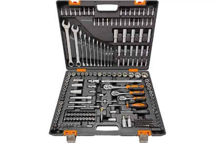 Набор инструментов, 1/2", 1/4", CrV, в кейсе 216 предм Вихрь 73/6/7/12 купить в Надыме