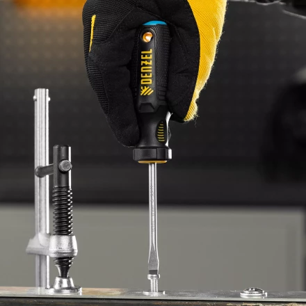 Отвертка, SL5x75 мм, S2, 3к рукоятка Denzel 121947 купить в Надыме