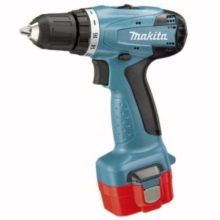 Аккумуляторная ударная дрель-шуруповерт Makita 8271DWАE купить в Надыме