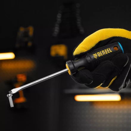 Отвертка, SL5x100 мм, S2, 3к рукоятка Denzel 121967 купить в Надыме