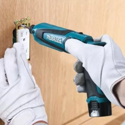 Аккумуляторная ударная отвертка Makita TD021DSE купить в Надыме