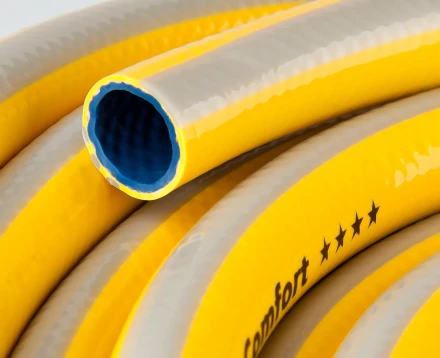 Шланг RACO COMFORT поливочный, 25атм., армированный, 3-х слойный, 3/4"х50м 40303-3/4-50_z01 купить в Надыме