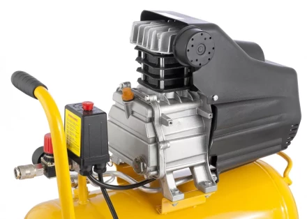 Компрессор пневматический масляный поршневой прямой привод DENZEL 58061 купить в Надыме