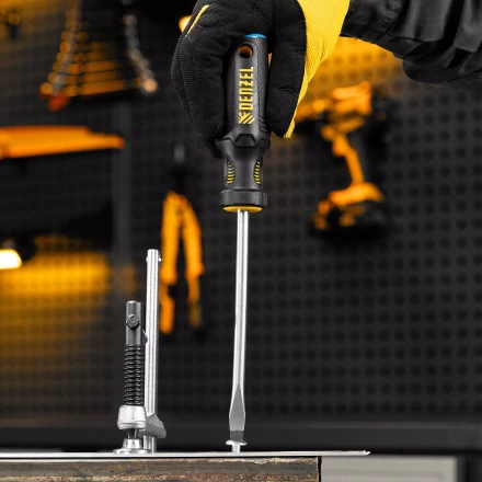 Отвертка Denzel, SL8x150 мм, S2, 3к рукоятка, 122007 купить в Надыме