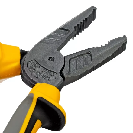 Плоскогубцы комбинированные 180 мм Denzel 17081, трехкомпонентные рукоятки купить в Надыме