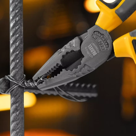 Плоскогубцы комбинированные 205 мм Denzel 17082, трехкомпонентные рукоятки купить в Надыме