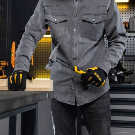 Молоток кровельщика 600 г, цельнокованый, боек с магнитом, двухкомп. обрезин. рук-ка Denzel 10623 купить в Надыме