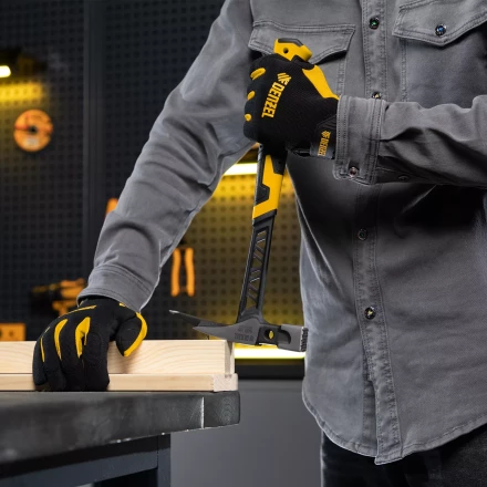 Молоток кровельщика 600 г, цельнокованый, боек с магнитом, двухкомп. обрезин. рук-ка Denzel 10623 купить в Надыме