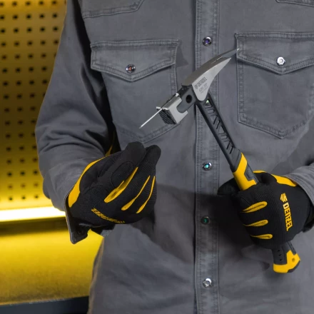 Молоток кровельщика 600 г, цельнокованый, боек с магнитом, двухкомп. обрезин. рук-ка Denzel 10623 купить в Надыме