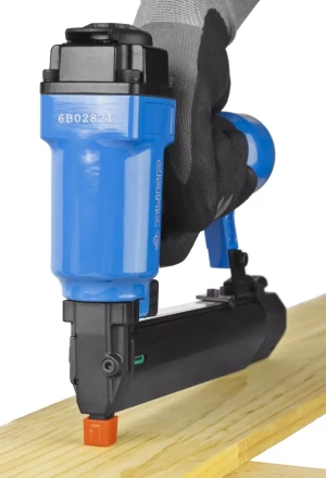 Степлер (гвозде/скобозабиватель) пневматический для скоб тип 55 (16-30 мм) и тип 300 (10-35 мм) 3192 серия ПРОФЕССИОНАЛ купить в Надыме