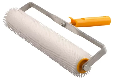 Валик игольчатый STAYER для наливных полов в сборе, пластмассовые иглы, бюгель 8мм, 75х400мм 03951-40 купить в Надыме