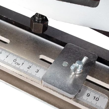 Шинорез гидравлический КВТ ШР-200V с V-образным лезвием для шин шириной до 200 мм (85142) купить в Надыме