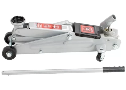 Домкрат гидравлический подкатной 3 тоны h подъема 130–410 мм поворотная ручка MATRIX 510345 купить в Надыме