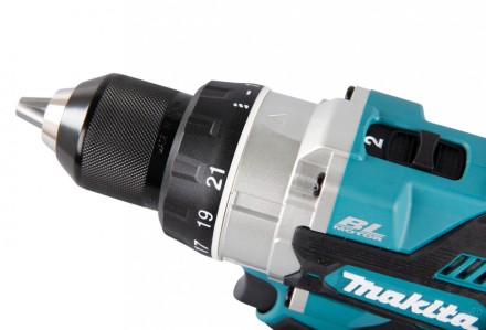 Аккумуляторная дрель-шуруповерт Makita DDF486RT купить в Надыме