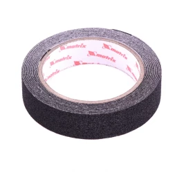 Лента клейкая противоскользящая черная 25 мм x 5 м Matrix 88705