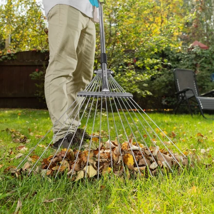 Грабли веерные стальные Palisad, 190 - 520 х 1200 - 1500 мм, 15 зубьев, раздвижные, стальной черенок, 6175655 купить в Надыме