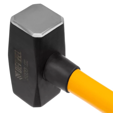 Кувалда 5000 г, кованая, фибергласовая  рукоятка c TPR покрытием, 880 мм Denzel 11024 купить в Надыме