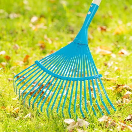 Грабли веерные стальные Palisad, 430 х 1550 мм, 22 плоских зуба, лакированный черенок, Luxe, 617885 купить в Надыме