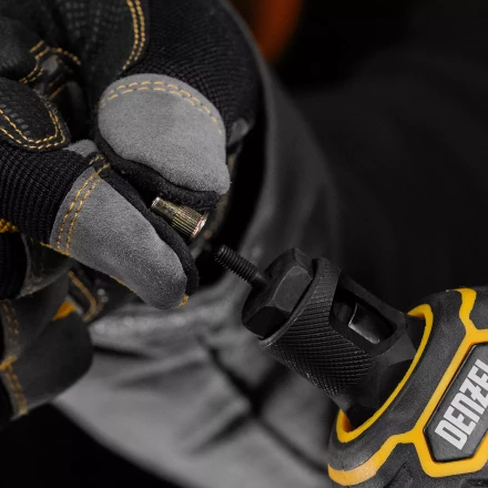 Заклепки резьбовые, стальные, оцинкованные, М4, пластиковый кейс, 140 шт. Denzel 40601 купить в Надыме