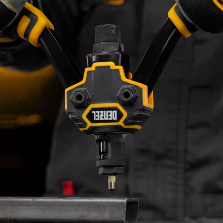 Заклепки резьбовые, стальные, оцинкованные, М4, пластиковый кейс, 140 шт. Denzel 40601 купить в Надыме