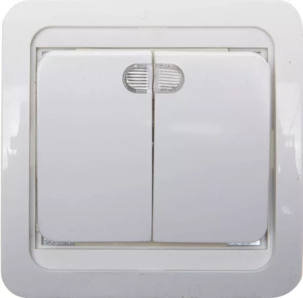 Выключатель СВЕТОЗАР "ГАММА" двухклавишный, с подсветкой, цвет белый, 10А/~250В SV-54135-W купить в Надыме