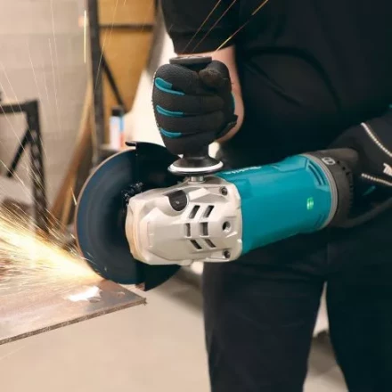 Угловая шлифовальная машина Makita GA7071X1 купить в Надыме