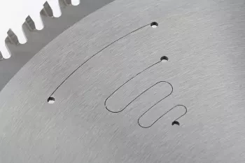 Пильный диск по дереву 305 x 30 x 96Т GROSS 73346 купить в Надыме