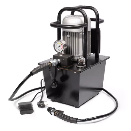 Насосная гидравлическая станция КВТ ПМЭ-7100 объем маслобака 10.0 л (230 В/50 Гц) (91798) купить в Надыме