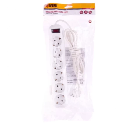 Удлинитель бытовой с заземлением и выключателем 3 м 6 розеток 10 A серия УХз10 Denzel 95981 купить в Надыме