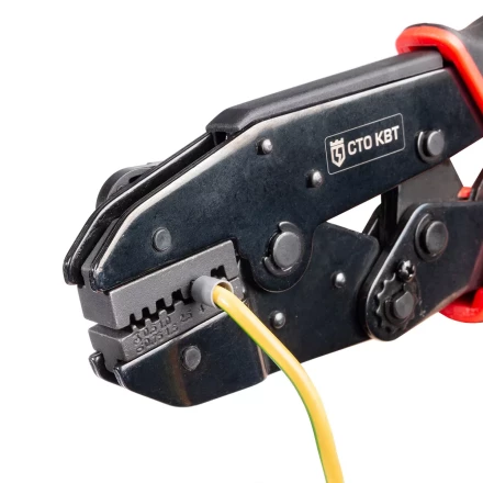 Пресс-клещи КВТ СТО+5 с 5 матрицами МПК для опрессовки разъемов, втулочных, изолированных и неизолированных наконечников (набор) (90777) купить в Надыме