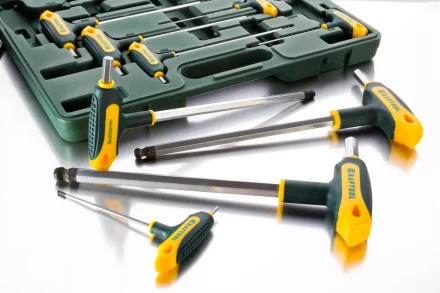 Набор KRAFTOOL Ключи "INDUSTRIE" имбусовые,Cr-Mo(S2),Т-образные, эргоном двухкомп рукоятка,HEX,с шариком,9 шт,в боксе 27454-H9 купить в Надыме