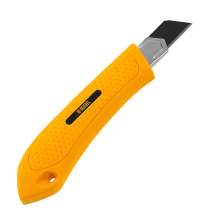 Нож Denzel, 18 мм, сменное лезвие, SK4, метал. направляющая, винтовой фиксатор, 78943 купить в Надыме