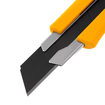 Нож Denzel, 18 мм, сменное лезвие, SK4, метал. направляющая, винтовой фиксатор, 78943 купить в Надыме