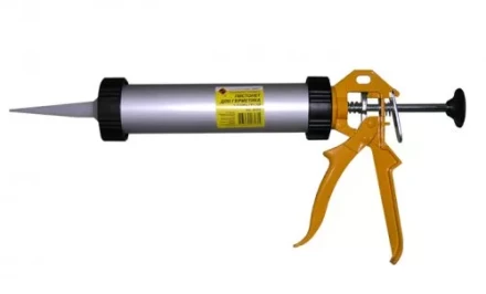 Пистолет для герметика закрытый Энкор 56354 купить в Надыме