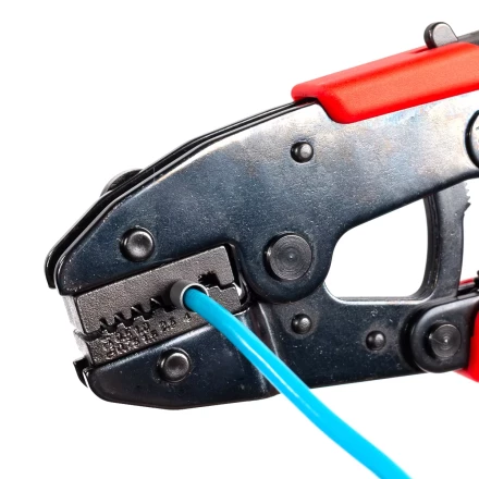 Пресс-клещи КВТ СТВ+5 с 5 матрицами МПК для опрессовки разъемов, втулочных, изолированных и неизолированных наконечников (набор) (89227) купить в Надыме