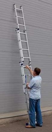 Лестница СИБИН универсальная, трехсекционная со стабилизатором, 7 ступеней 38833-07 купить в Надыме