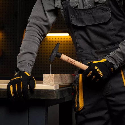 Молоток слесарный, 200 г Denzel, кованый квадратный боек, буковая рукоятка, 10426 купить в Надыме