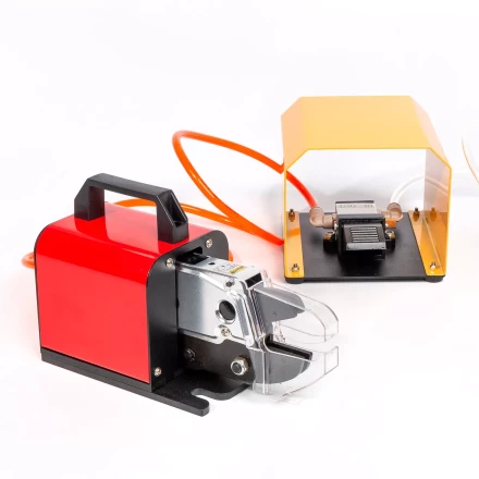 Пресс-клещи пневматические КВТ ПКП-01 для опрессовки наконечников и разъемов матрицами МПК (85396) купить в Надыме