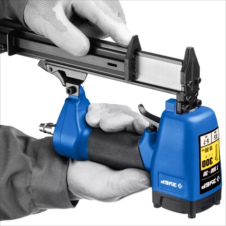 ЗУБР Т300-30 пневматический нейлер для гвоздей 18Ga, тип 300 (10-30 мм), Профессионал (31932) купить в Надыме