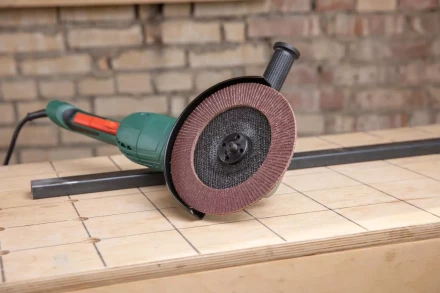 Круг Лепестковый Торцевой (КЛТ) HAMMER КЛТ 1 Ф180х22 Р80 213-032 купить в Надыме