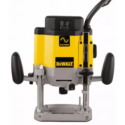 Фрезер DeWalt DW629 купить в Надыме