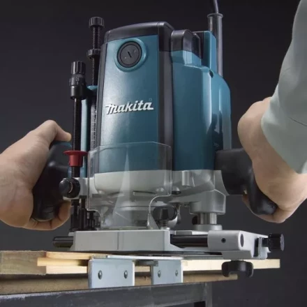 Фрезер Makita RP1801F купить в Надыме