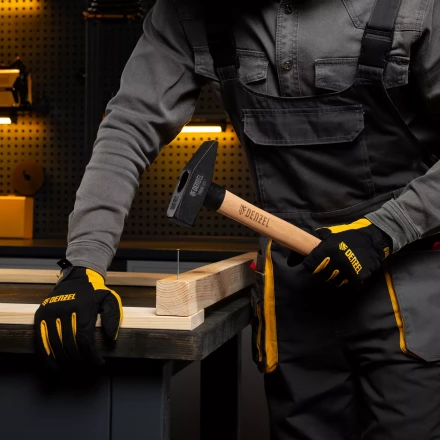 Молоток слесарный, 1000 г Denzel, кованый квадратный боек, буковая рукоятка 10437 купить в Надыме