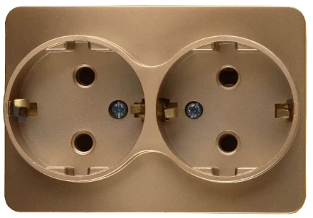 Розетка СВЕТОЗАР "ГАММА" с заземлением, двойная, без вставки и рамки, цвет золотой металлик, 16А/~250В SV-54107-GM купить в Надыме