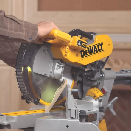 Пила торцовочная DeWalt DWS 780 XPS купить в Надыме
