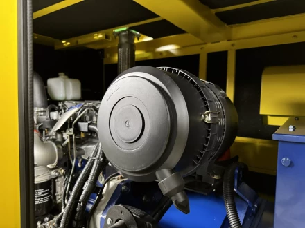 Дизельный генератор Vektor AD-100Y-T400 в шумозащитном кожухе купить в Надыме