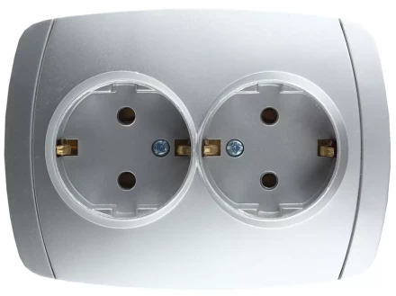 Розетка СВЕТОЗАР "АКЦЕНТ" двойная в сборе, с заземлением, цвет серебристый металлик, 16А/~250В SV-54207-SM купить в Надыме