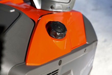 Бензиновый снегоуборщик Husqvarna ST 131 купить в Надыме