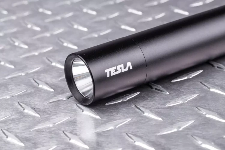 Фонарь-бита TESLA LB-40 33х400 мм купить в Надыме