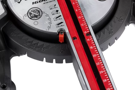 Пила торцовочная ЗУБР "МАСТЕР", сдвижная голова, 255 мм, 4800 об/мин, 1600 Вт ЗПТ-255-1600-Л-02 купить в Надыме